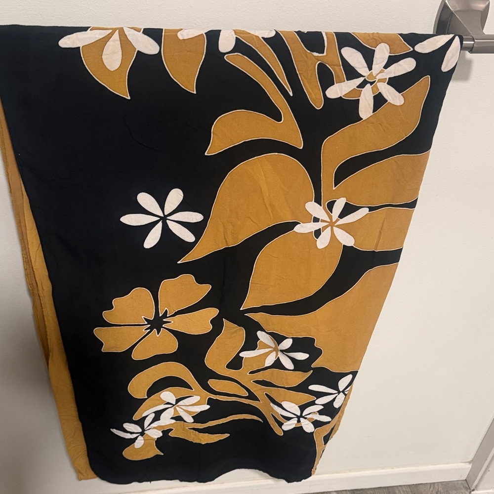Black & Mustard Floral Wrap Scarf - Women's Accessory